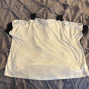 VENUS White and Black Short Sleeve Top